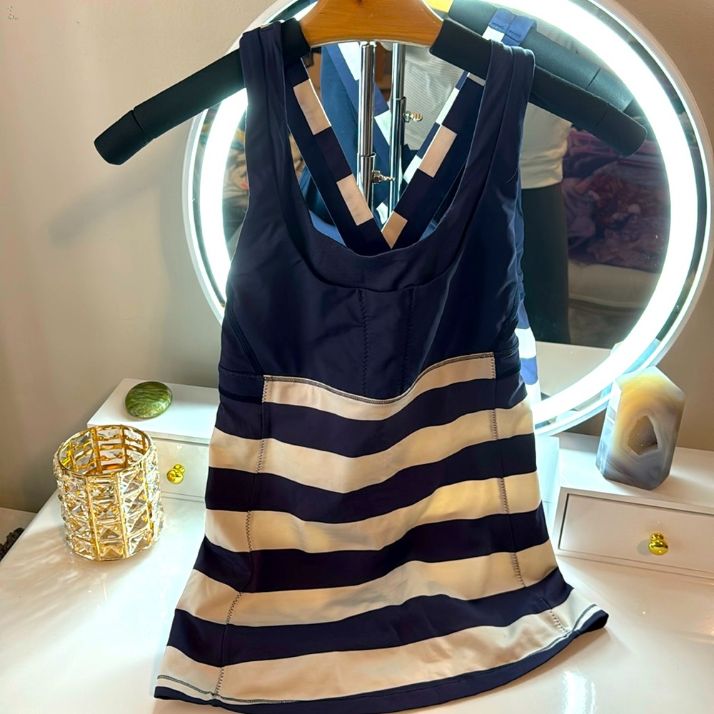 Lululemon tank top 🍋